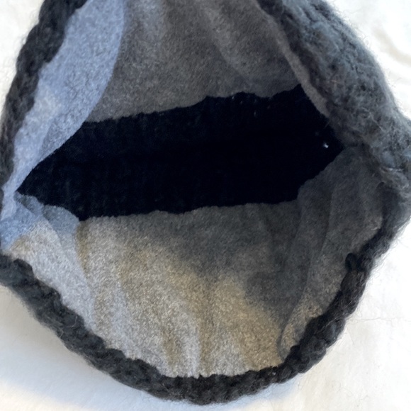 FOURSQUARE Floral Crochet Pom Knit Beanie - Picture 8 of 11